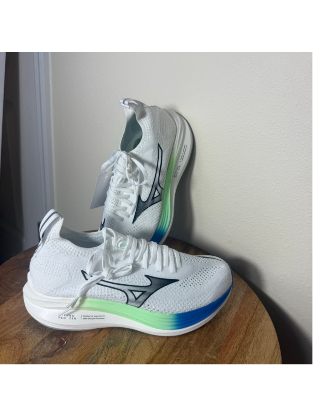 Men's Mizuno Athletic Shoes White Blue Green Size 10.5